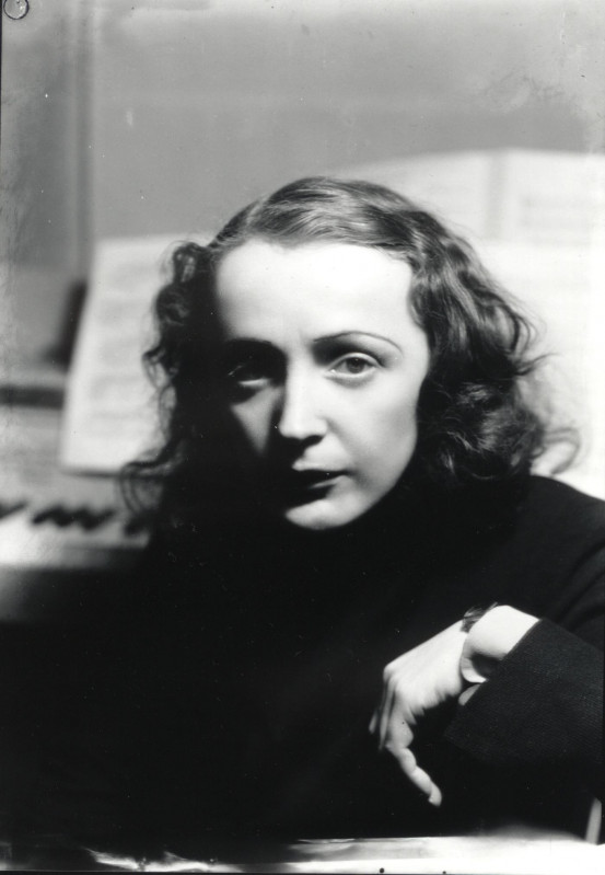Projection Edith PIAF